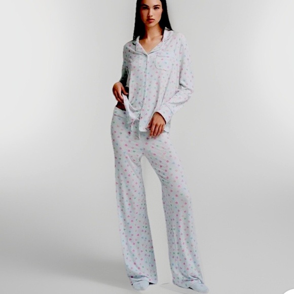 SKIMS Other - SKIMS Skims Soft Lounge RARE Candy Hearts Valentines Collection set S